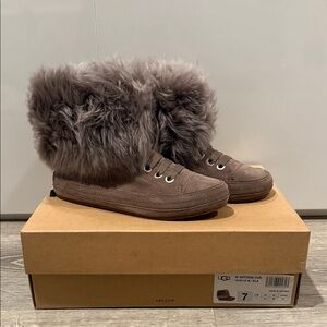UGG Antoine Fur - Gray size 7